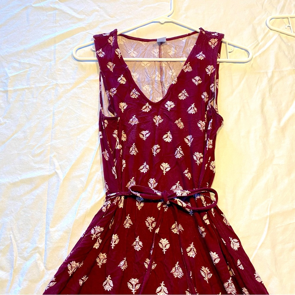 V-Neck Sleeveless Maternity Midi Dress